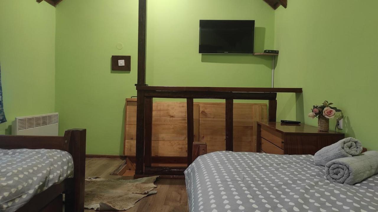 Apartamento Wood House Ruma Exterior foto